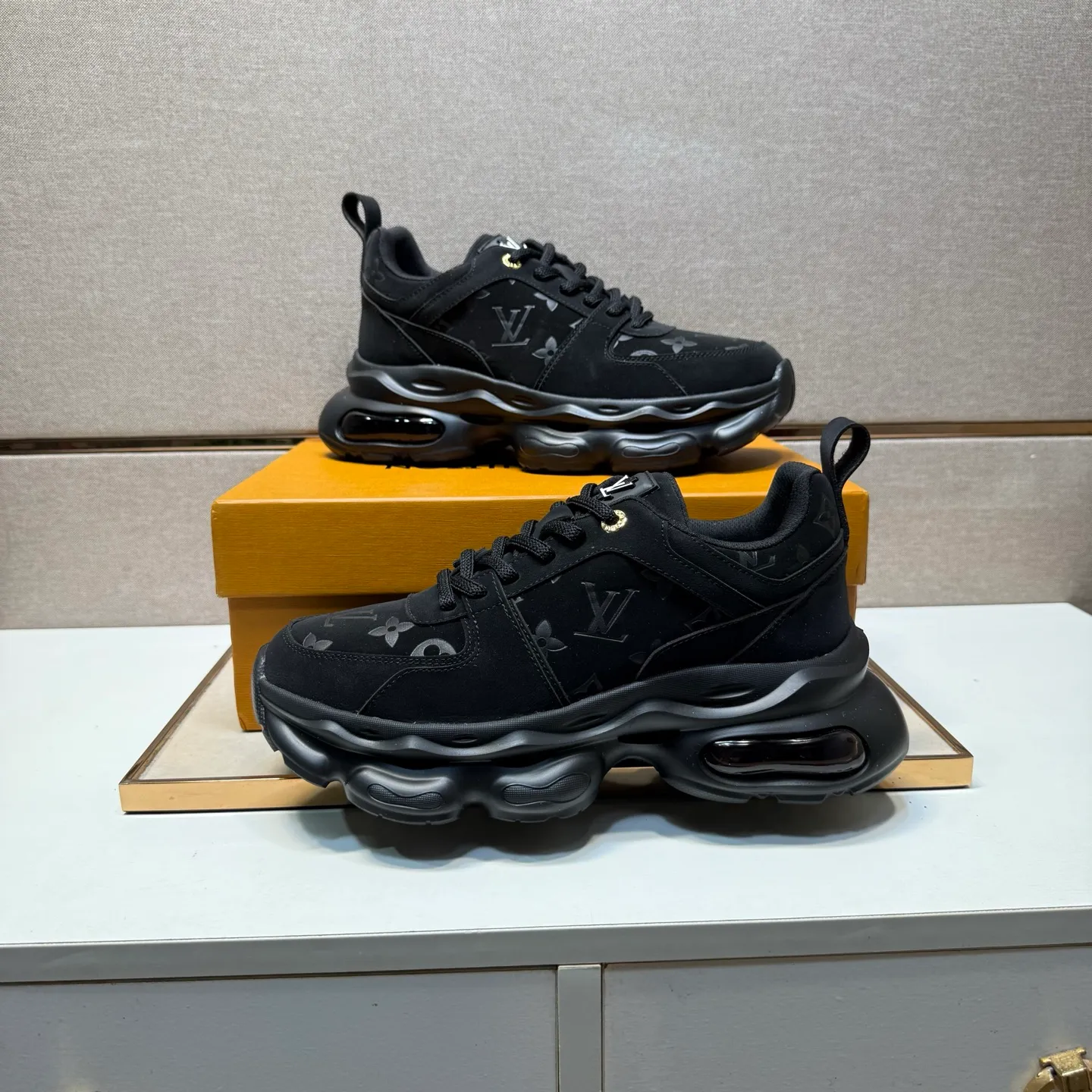 ⬛️Men's shoes 💰p462【LV～】Men's casual shoes 2025z cabinet sales simultaneously 🔶Size: 38-44 #️⃣ 🔷5 colors🔜The upper is made of multi-material splicing➕Mesh lining, comfortable and breathable, sole: original comfortable and wear-resistant outsole, ⚠️real thing📱photographed🎬real thing is better📢📢📢